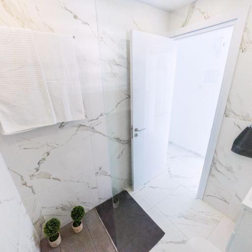 Sky Sea Cyprus Apartment Kapparis パラリムニ エクステリア 写真